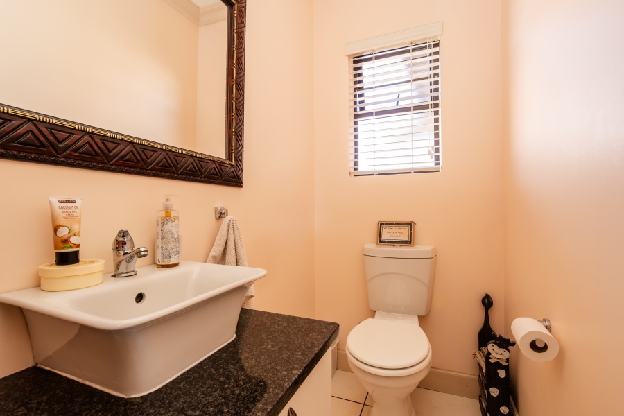 4 Bedroom Property for Sale in Myburgh Park Western Cape